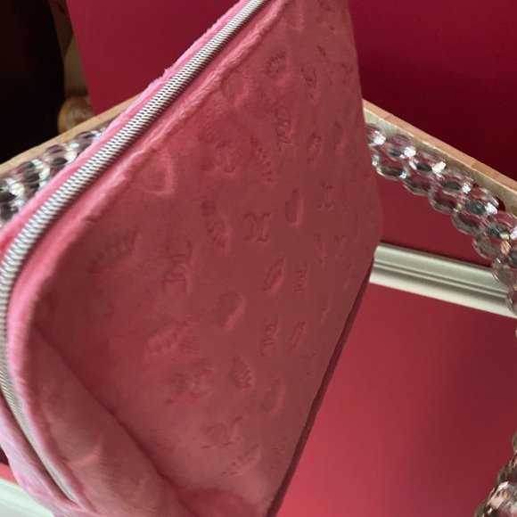 Juicy Couture Zippered Travel Cosmetic Bag With Clear Toiletry Bottle - Picture 3 of 9